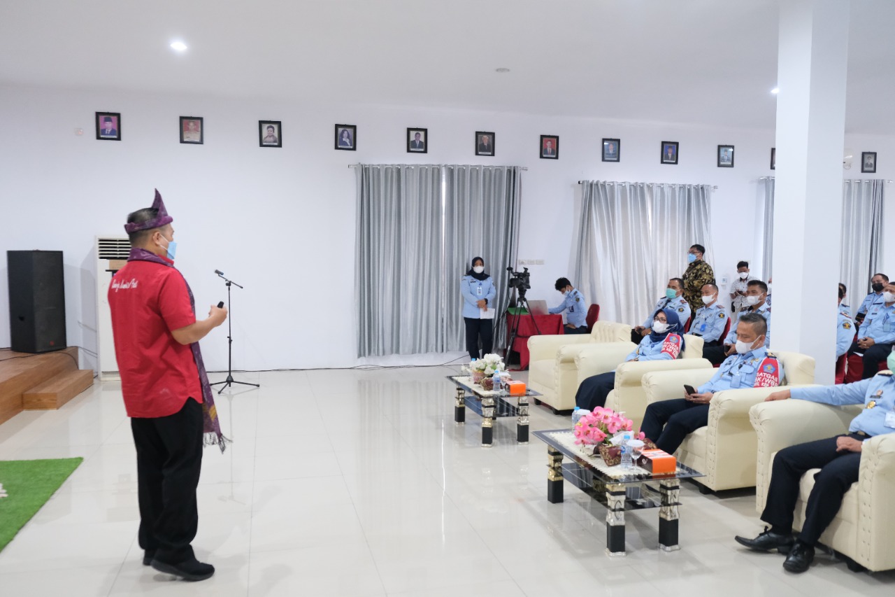 STAF KHUSUS MENTERI 3