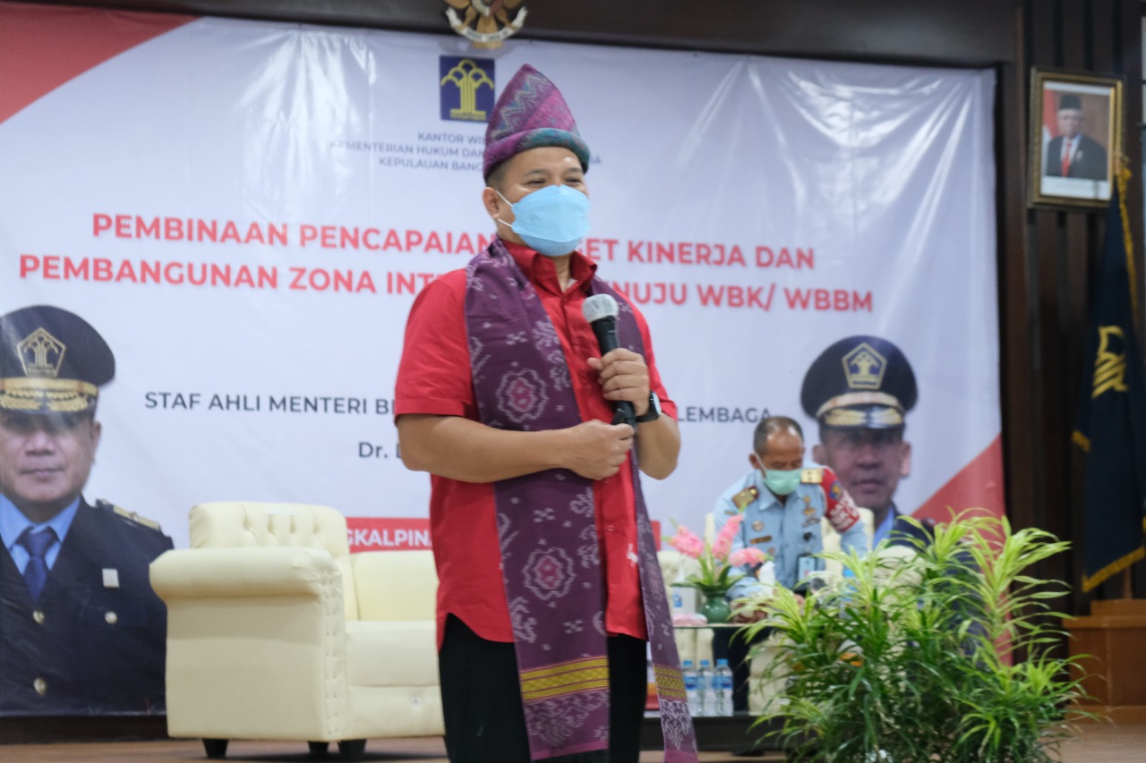 STAF KHUSUS MENTERI 4